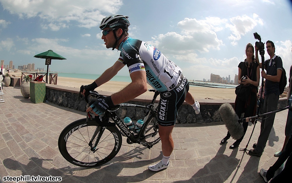Cavendish ที่จุดสตาร์ท เสตจแรก Tour of Qatar 2013 - ภาพจาก Steephill.tv